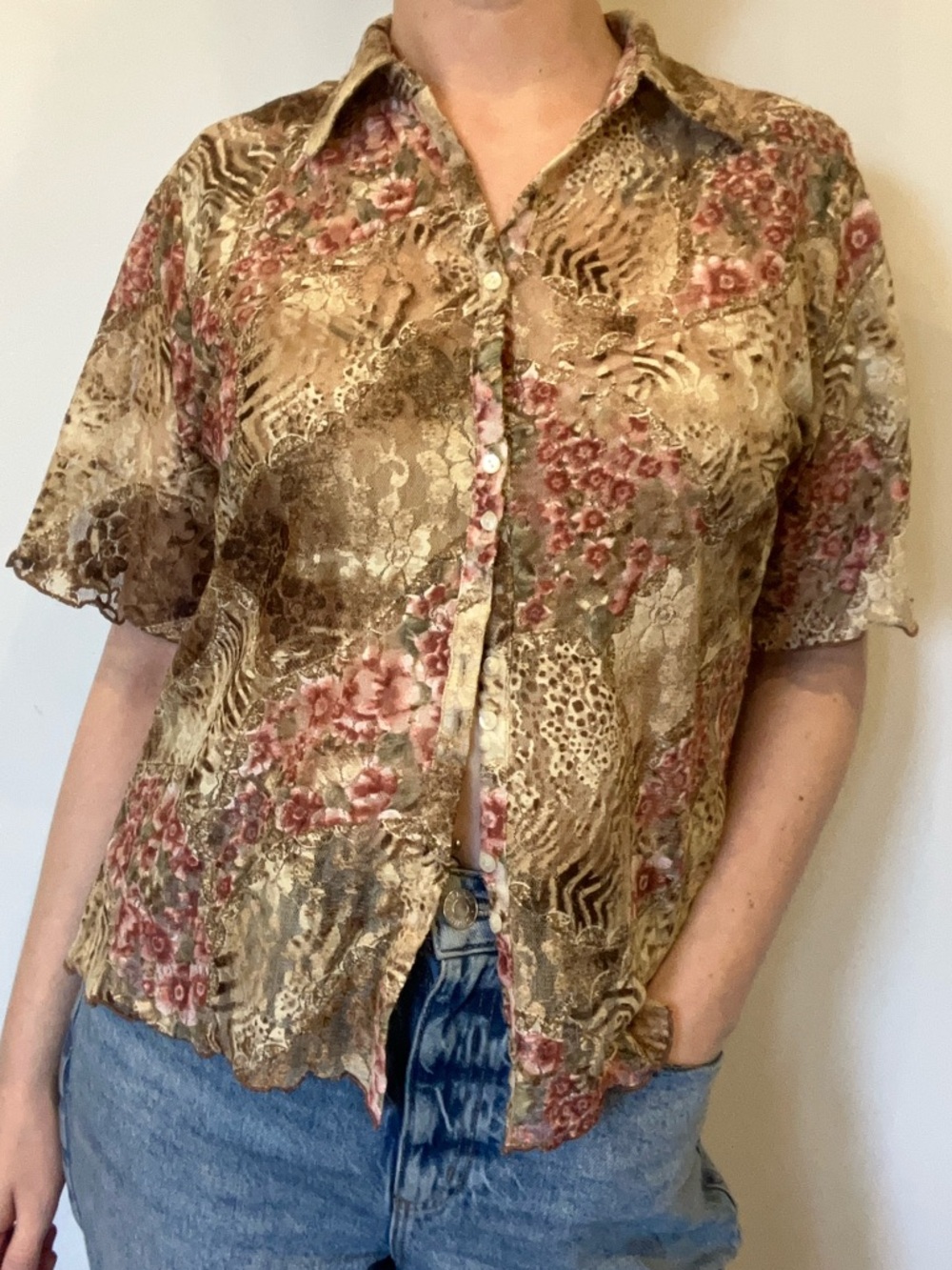 Vintage Floral-Print animal print Button-Down Shirt in Beige and Pink